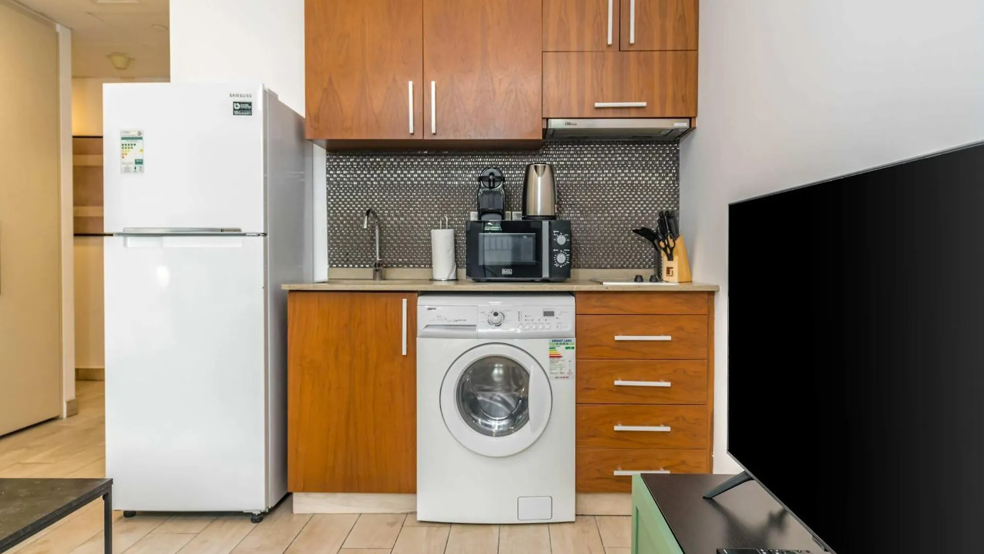 Silkhaus Newly Furnished Studio Facing Difc With Pool And Gym Access ドバイ アパート